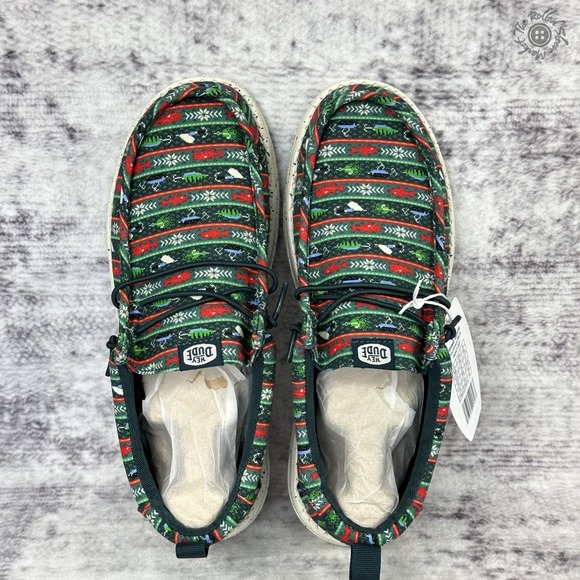 NWT No Box Hey Dude Mens Wally Fishmas Sweater Size 8 Pine Green Multi 44347-3AP